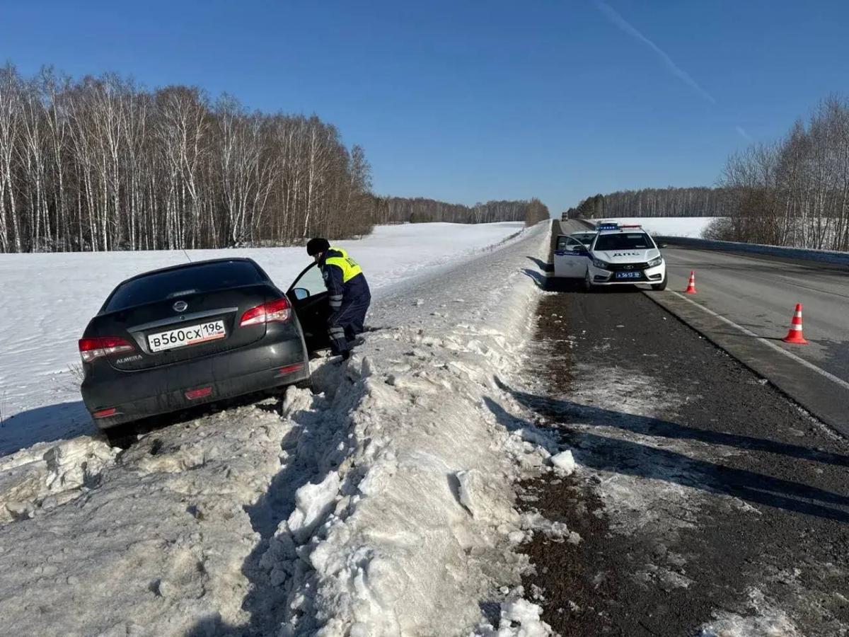 В560СХ196 — Nissan