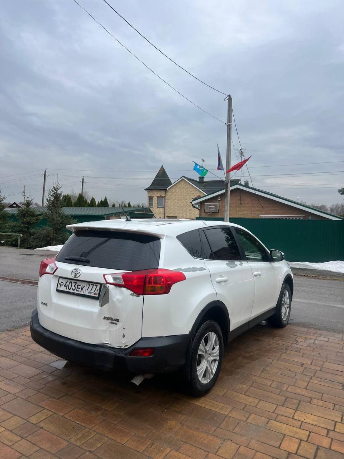 Р403ЕК777 — Toyota