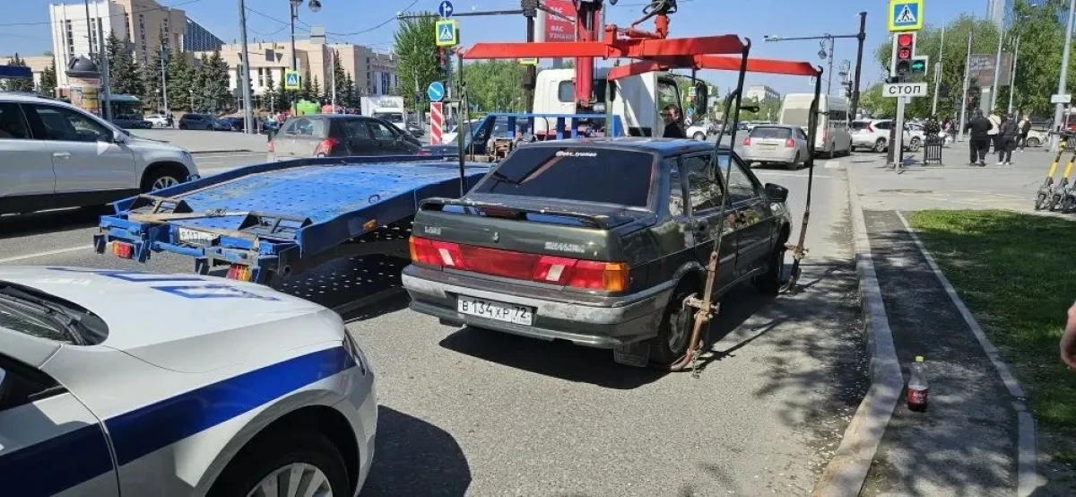 В134ХР72 — LADA