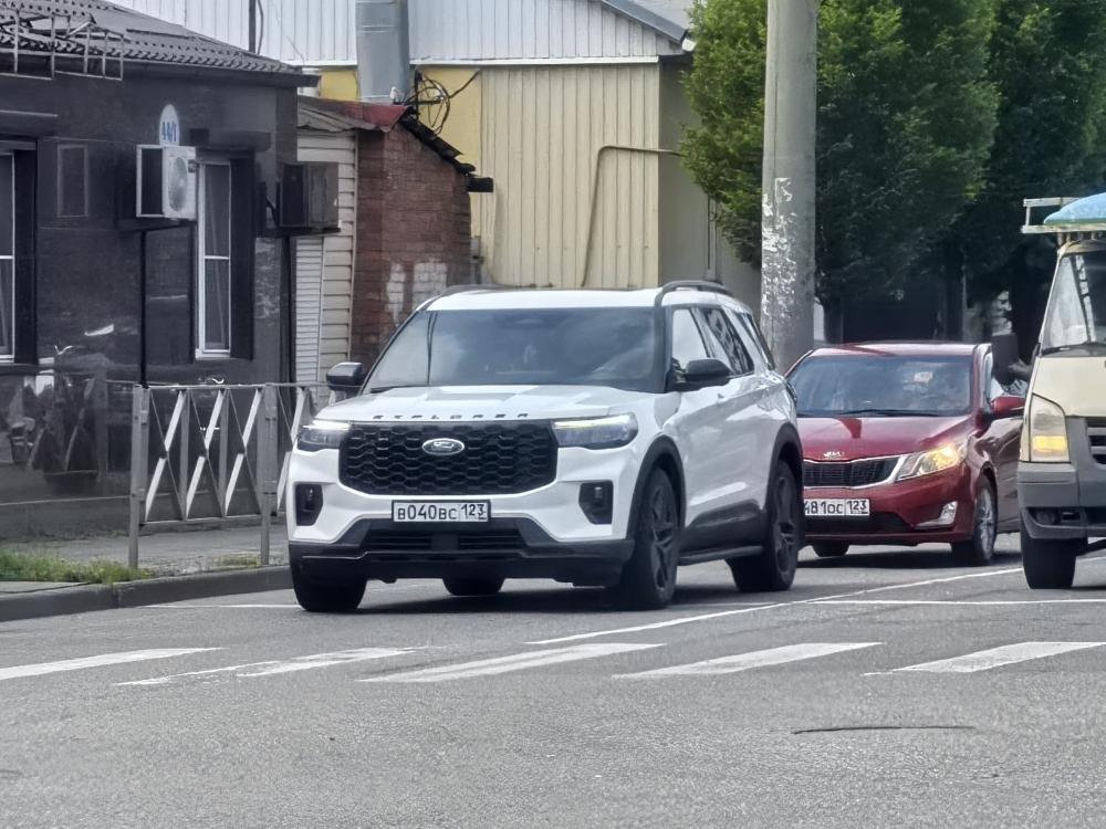 Ford - В040ВС123