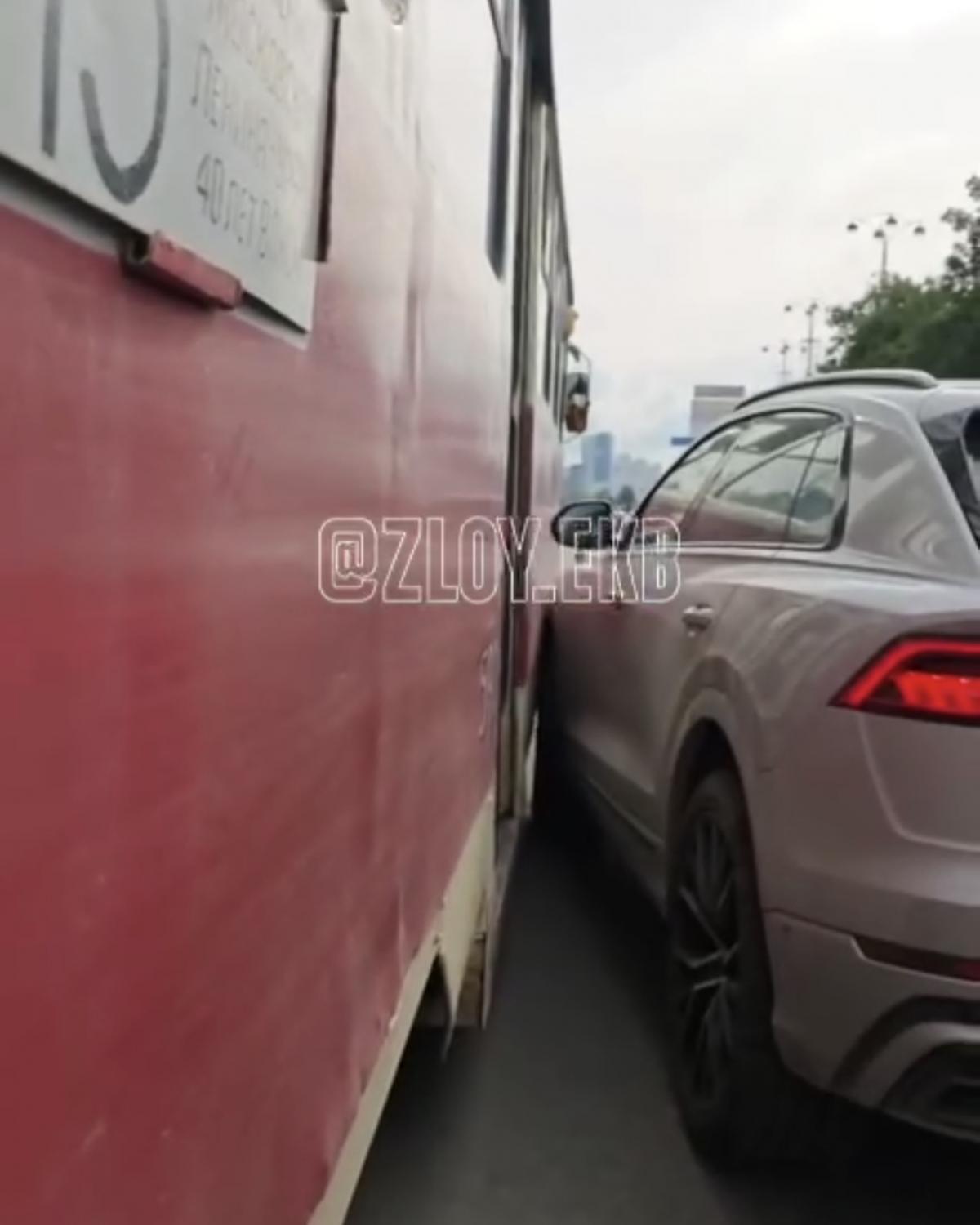 Проверка по номеру Т570СМ196 — Audi