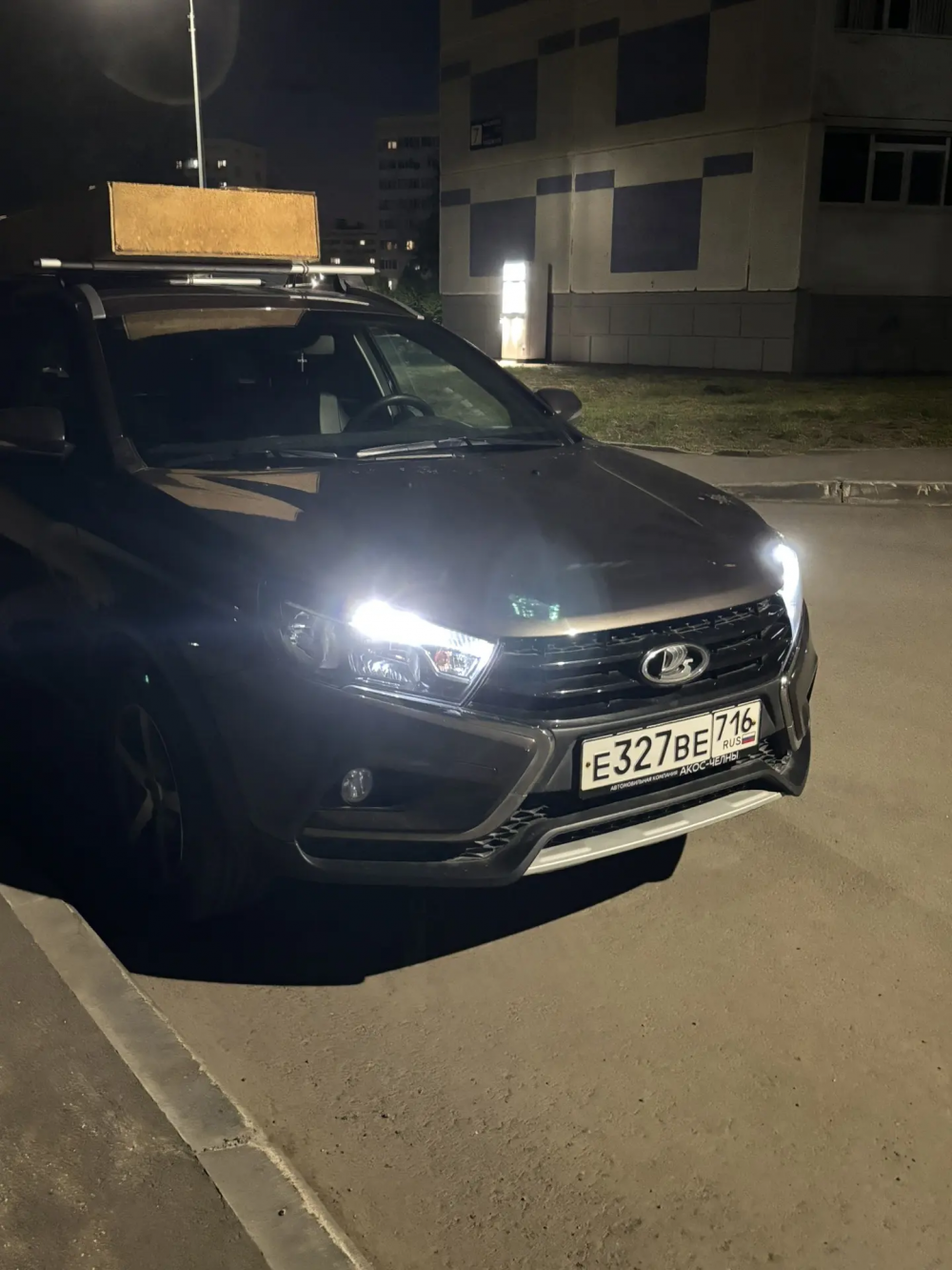 LADA - Е327ВЕ716