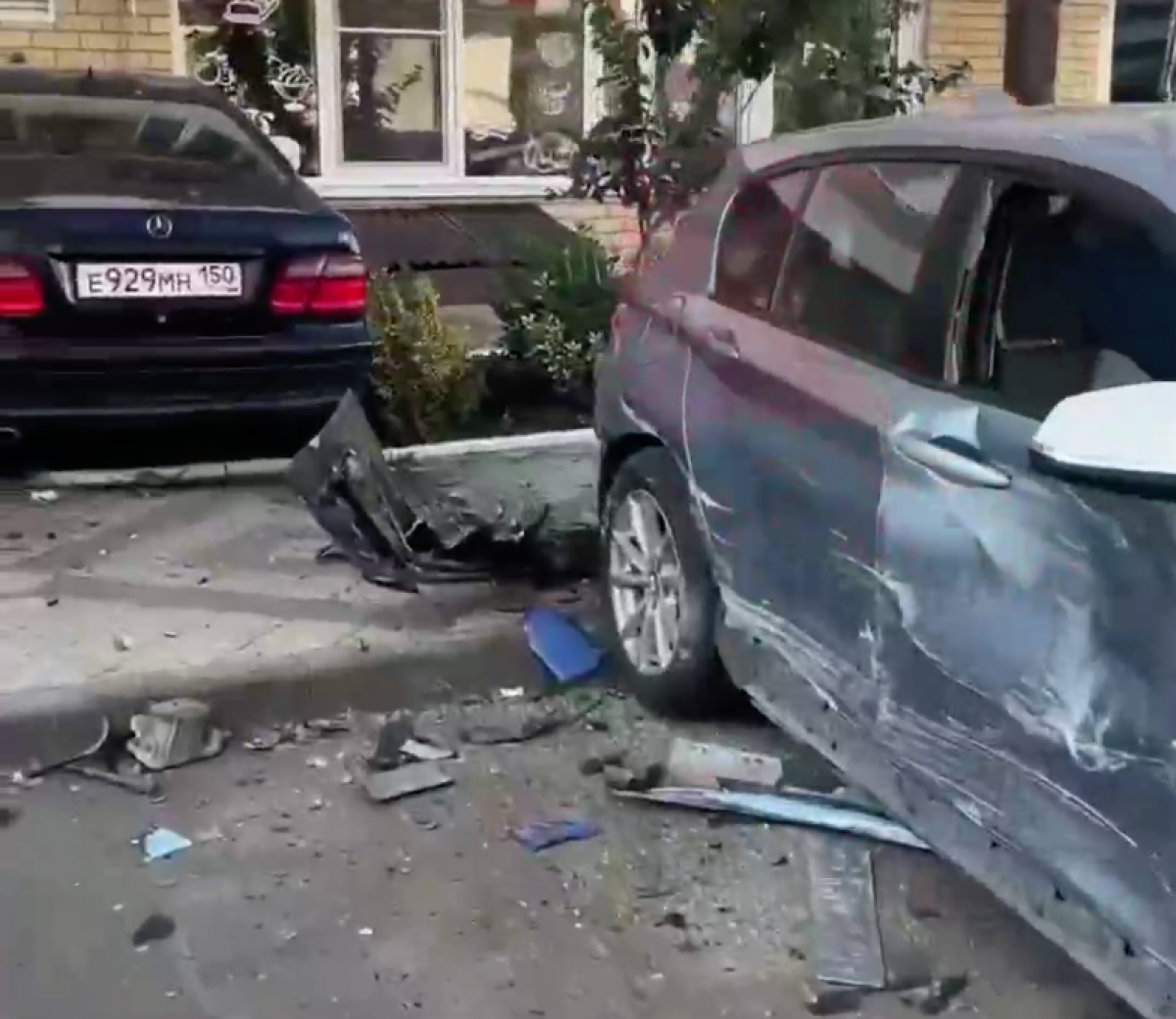 BMW с госномером С593ЕН323