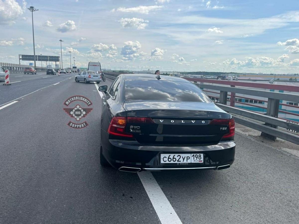 Volvo - С662УР198
