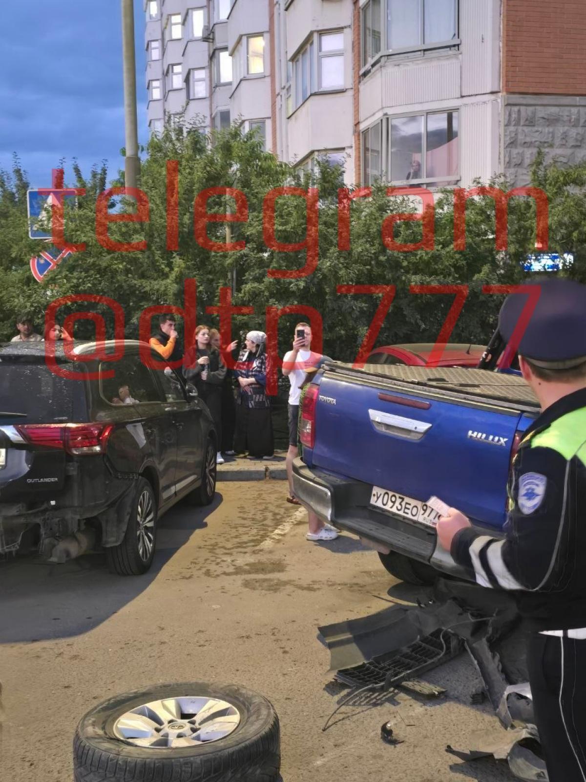 Toyota - У093ЕО977