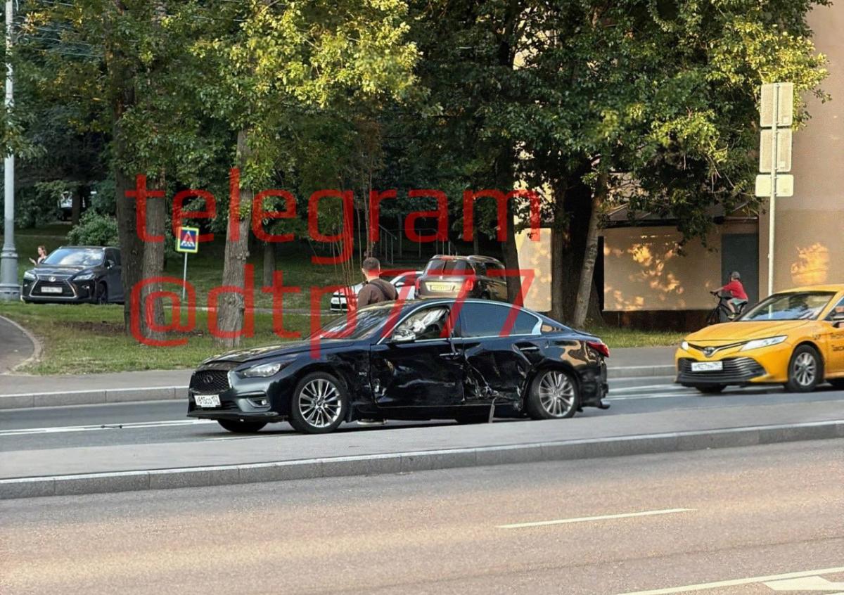 Infiniti - У815СО152