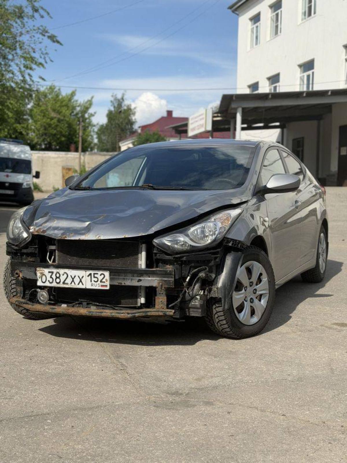 Hyundai - О382ХХ152
