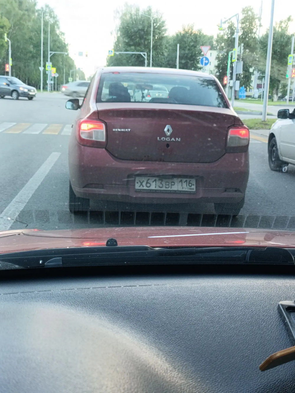 Renault - Х613ВР116