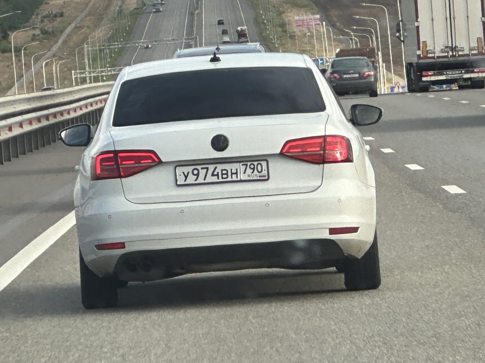 Volkswagen - У974ВН790