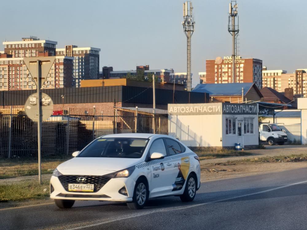Hyundai - Е346ЕУ323