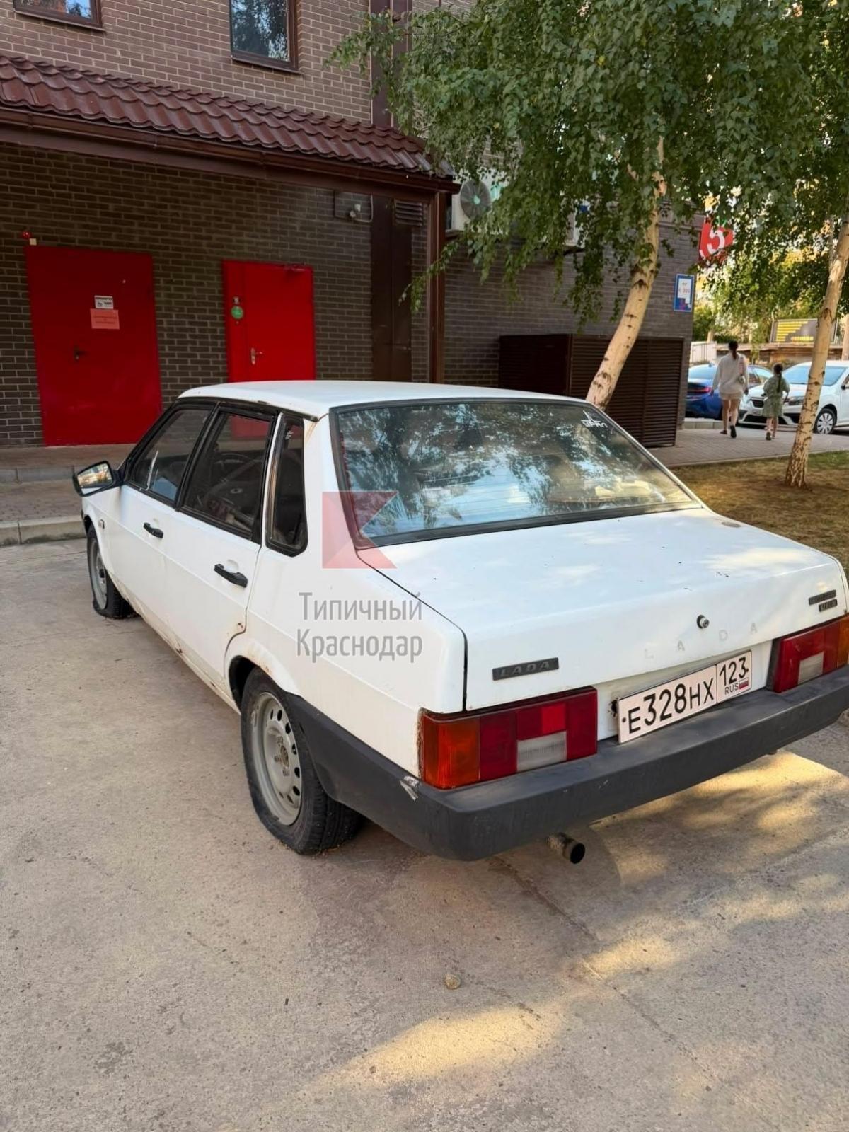 LADA - Е328НХ123