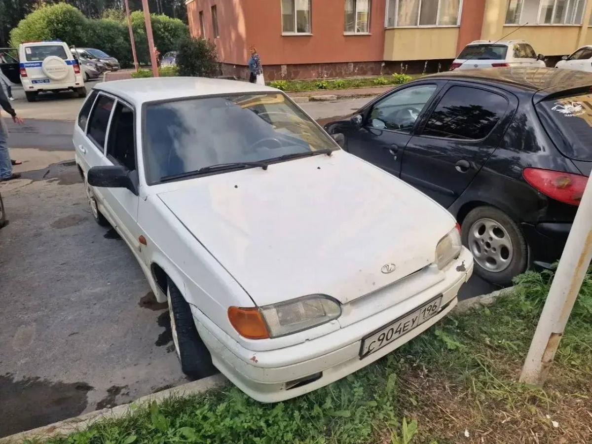 LADA - С904ЕУ196