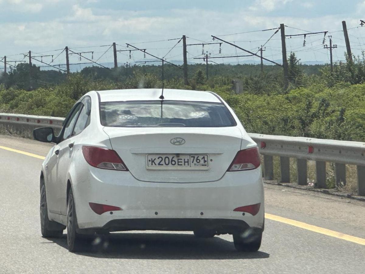 Hyundai - К206ЕН761