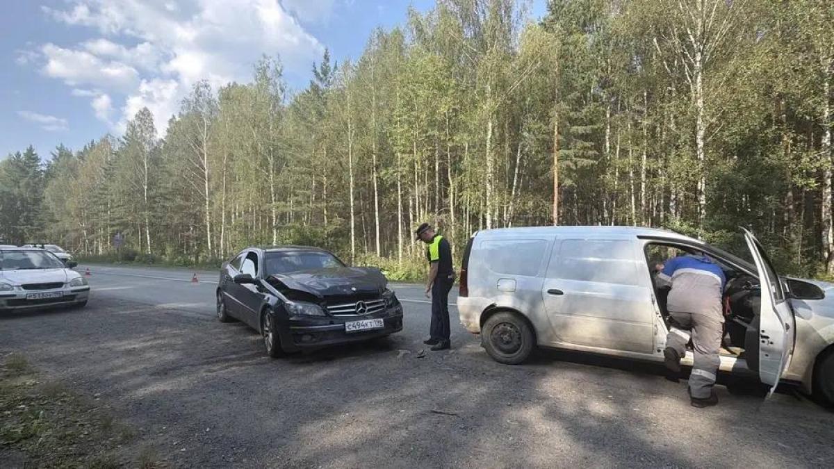 Mercedes-Benz с госномером С494КТ196