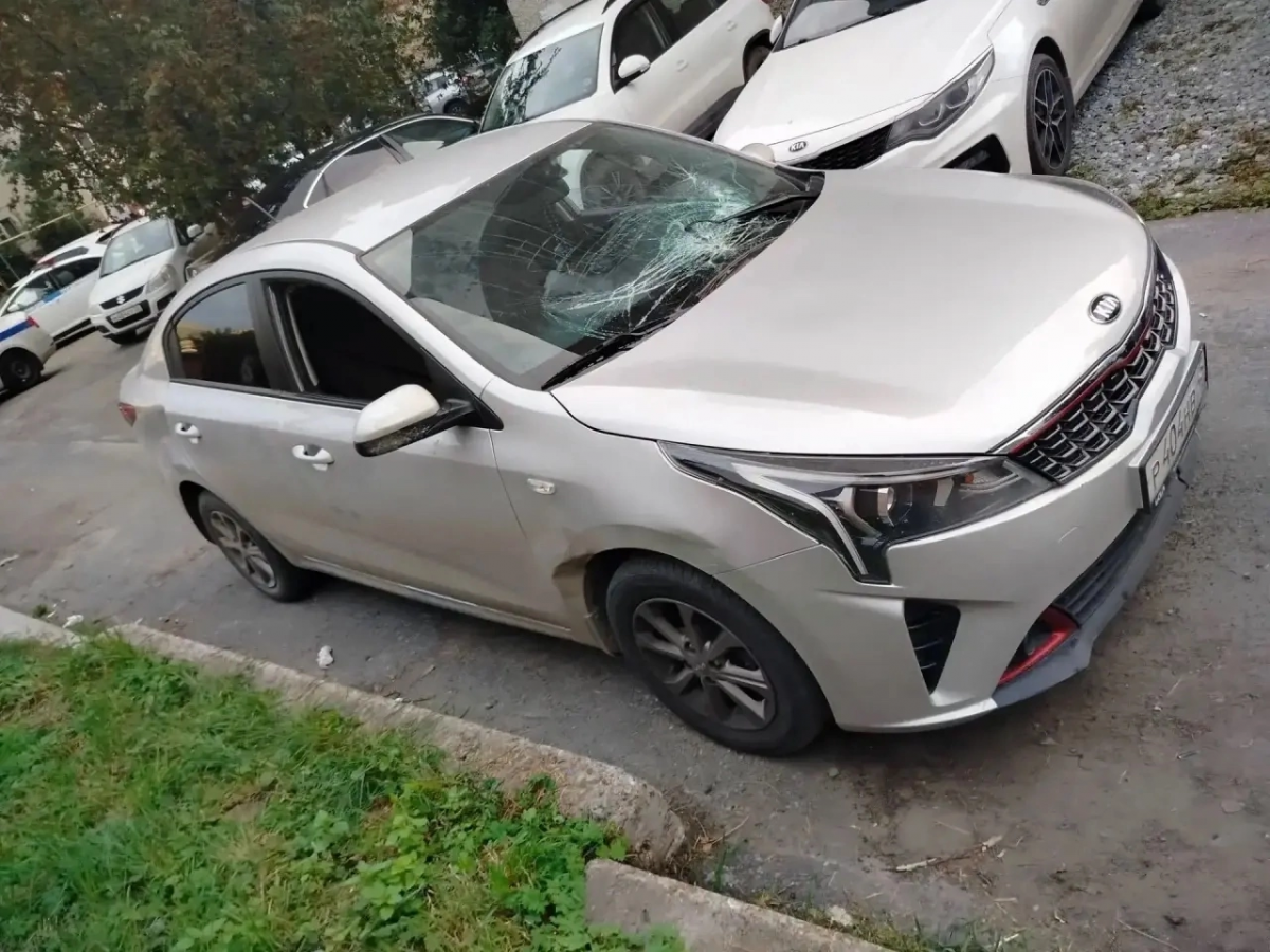KIA с госномером Р404НВ45
