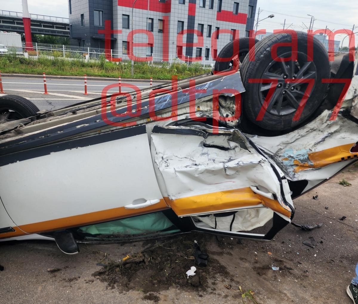 KIA с госномером Х385ВН550