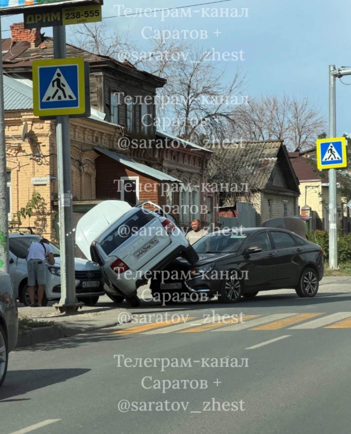 LADA - А925ХХ164