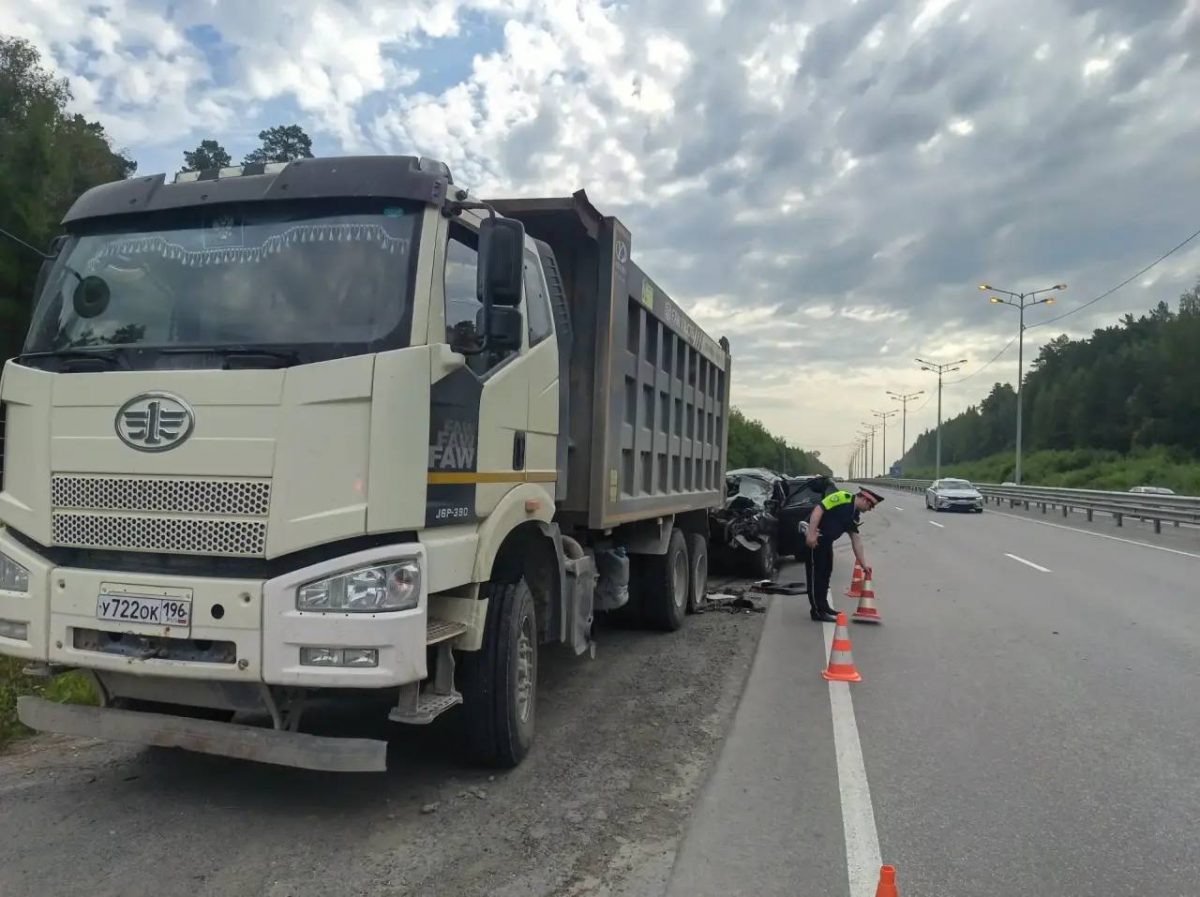 Hyundai с госномером Е690УХ174